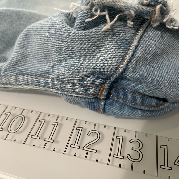 MADEWELL Relaxed Denim Short in Cedarcroft Wash 31 - Picture 7 of 11